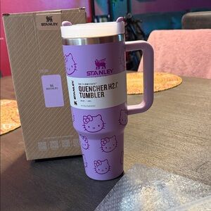 Stanley Lavender Hello Kitty Quencher Tumbler